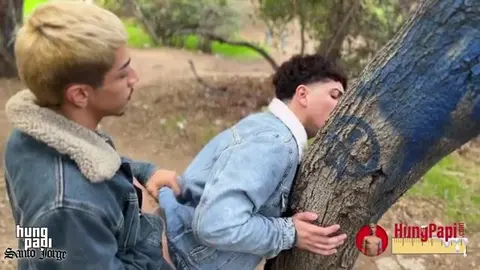 Cuisine entre jeunes mecs gay