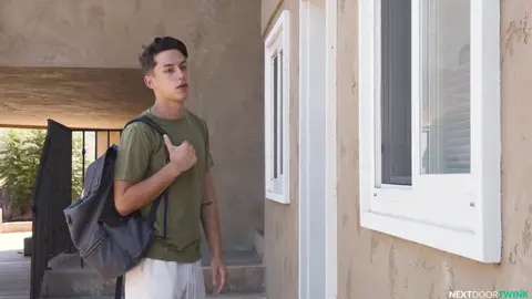 Enculé par le voisin – Hayden Brier & Kyle Brant (Bareback)