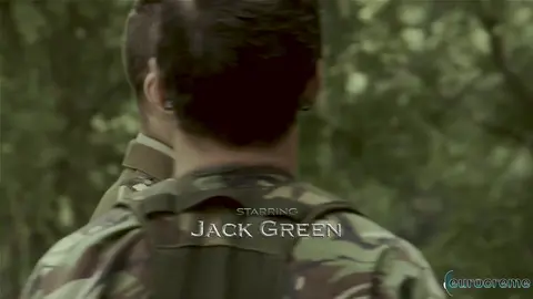 Un bizut mate un militaire se faire sucer