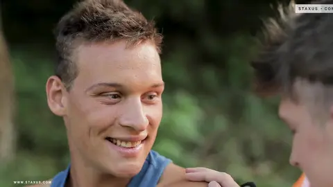 Plante ta tente et ta bite en moi — Conor Davis & Pavel Masters