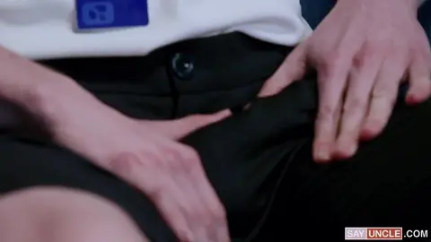 Sexerance, partie 4 : une branlette disponible sur demande