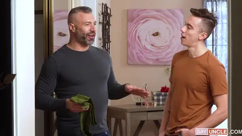 Viens ici : ton beau-père va t’apprendre à rester au chaud