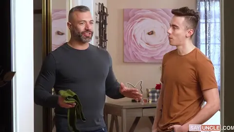 Viens ici : ton beau-père va t’apprendre à rester au chaud