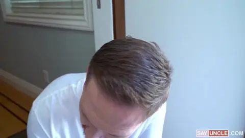 Je suis resté coincé dans un trou, alors mon beau-père a utilisé le mien