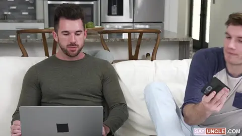 Tu n’as pas besoin d’applis de rencontre : ton demi-frère peut te sucer la bite