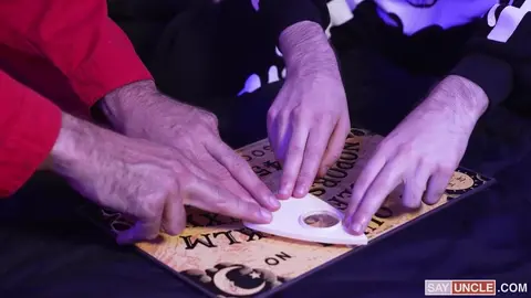Ouija, baise-moi le cul ?