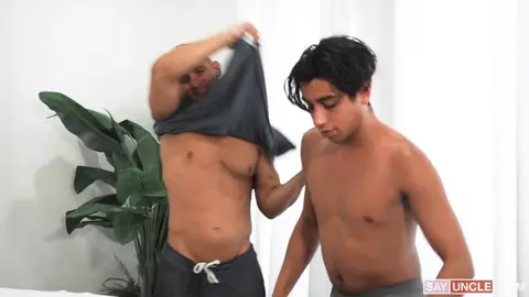 Il a succombé au massage à l'huile