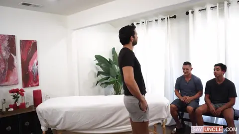 Il a succombé au massage à l'huile