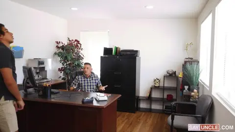 Le garder occupé