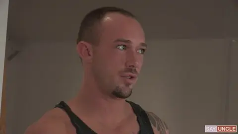 Le mannequinat avec mon demi-frère tourne bien