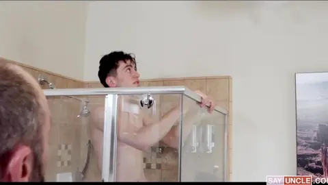 Caméra dans la douche