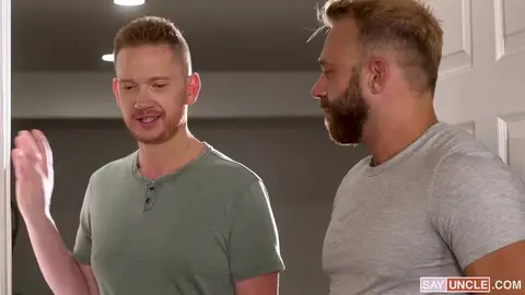 Des potes échangent leurs beaux-fils pour se rapprocher d'eux