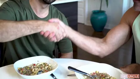 Tu t'occupes du mien, je m'occupe du tien