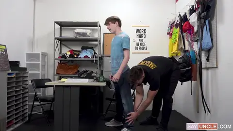 Je Ne Volais Pas, Je Jouais un Rôle ! Mais Ma Bite Bien Dure Était Bien Réelle