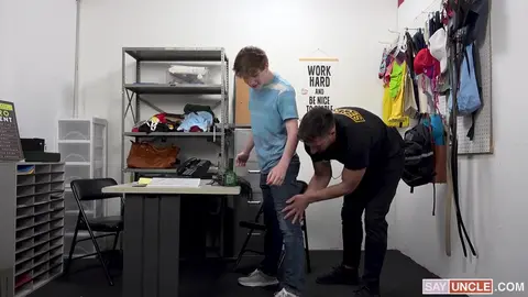 Je Ne Volais Pas, Je Jouais un Rôle ! Mais Ma Bite Bien Dure Était Bien Réelle