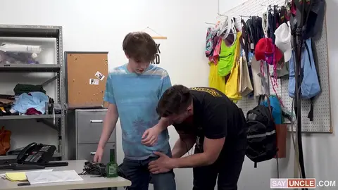 Je Ne Volais Pas, Je Jouais un Rôle ! Mais Ma Bite Bien Dure Était Bien Réelle