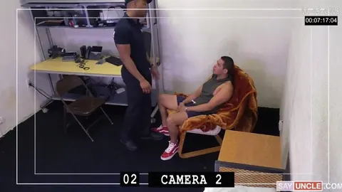 L'Arrogant Reçoit sa Bite