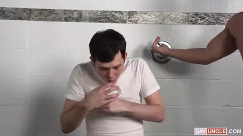Je Serai Encore Plus Sale Après une Douche avec Lui