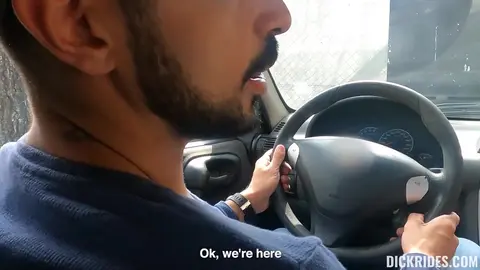 Devine qui est venu