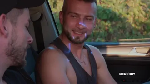Sexe en extérieur avec Alex Brand