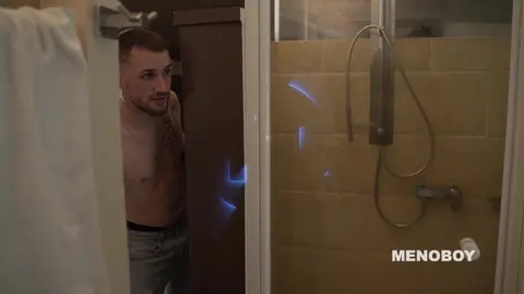 Il jouit dans mon trou