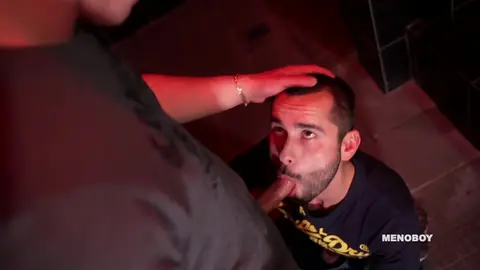 Pompé et baisé dans un cruising Montpellier