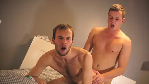 J'ai baisé mon beau pote