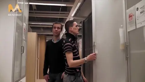 Andy et Noa baisent aussi chez Ikea