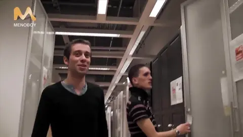 Andy et Noa baisent aussi chez Ikea