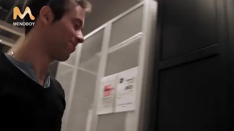 Andy et Noa baisent aussi chez Ikea