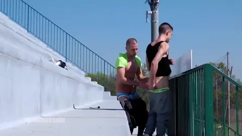Enculé dans un stade de foot