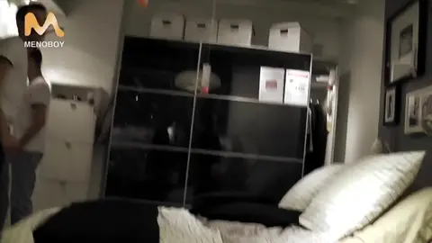 Baise entre mecs chez Ikea