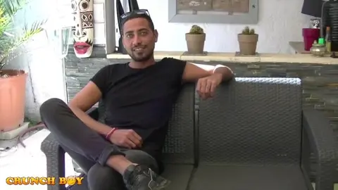 Un hétéro arabe baise LEO SENTHY