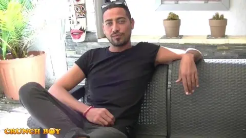 Un hétéro arabe baise LEO SENTHY