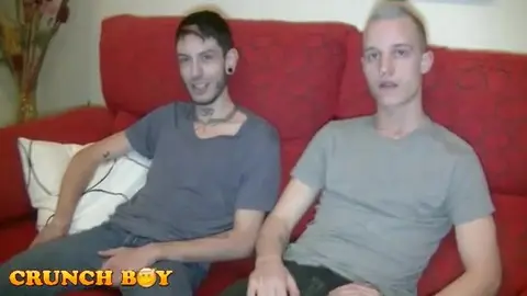 Sasha ERRE défonce le twink EL GALLEGO avec sa queue XXL