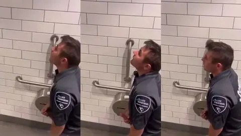 Un mec en blouson filmé aux toilettes publiques