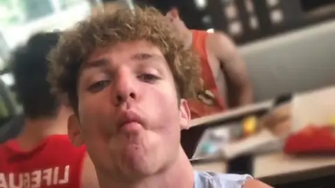 lucas1: Mon show privé face caméra #2