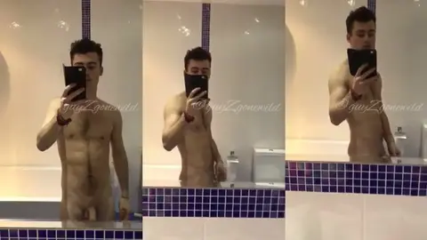 Naughty Brit: Mon jeu privé devant le miroir #1