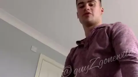Naughty Brit: Mon strip-tease privé #1