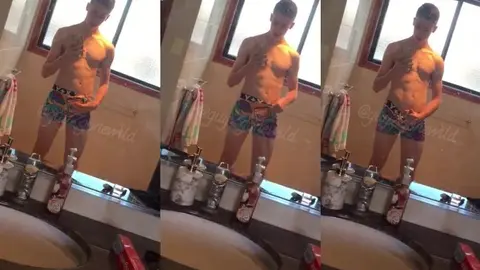 uncut bushy aussie 2: Mon strip-tease privé #1