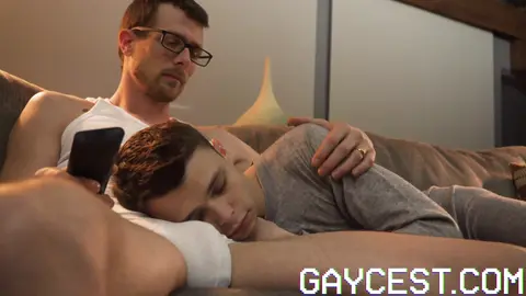 Daddy & son twink — Ép.2 Soirée film qui dérape