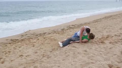 Rencard plage — twink espagnol en baise