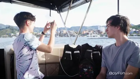 La bite du capitaine chevauchée sans capote