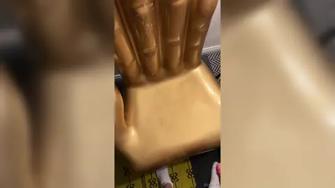 Ça m'a Presque Éjecté — 10 Giclées