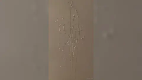 Deux Énormes Charges — 20:10 & 20:27