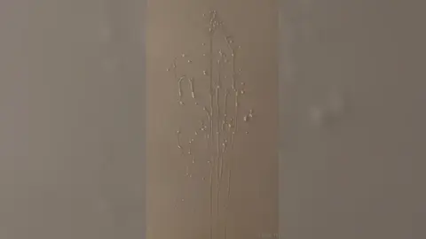 Deux Énormes Charges — 20:10 & 20:27