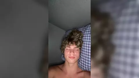 Twink blond — vidéos branlette