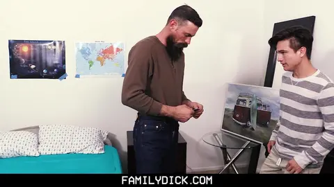 Papa te montrera le chapitre 1 : Tu es vierge, n'est-ce pas ?