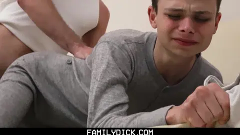 Le Petit Garçon à Papa : Chapitre 2 - Soirée cinéma somnolente (Jacob Armstrong, Austin Armstrong)