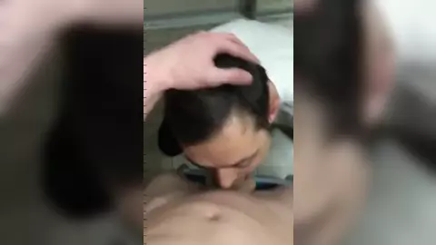 Twink fit — facefuck dans le couloir